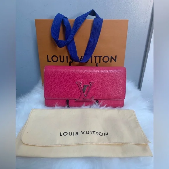 Authentic Louis Vuitton Capucines wallet - Picture 1 of 17